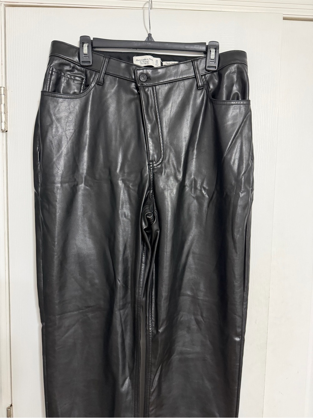 Abercrombie & fitch the 90’s straight ultra high-rise vegan leather size 32 14 - Picture 4 of 8